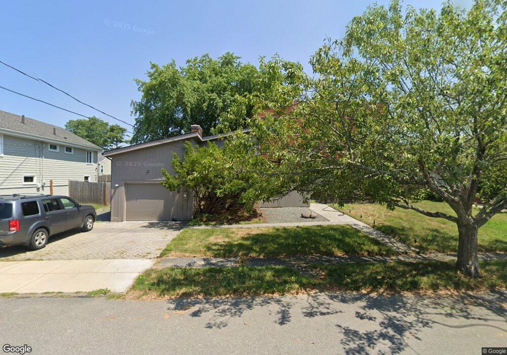 56 Glendale Rd, Marblehead, MA 01945 - photo 1