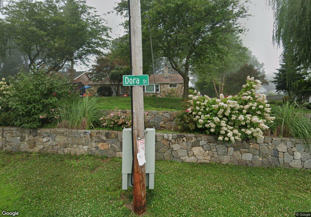 142 Dora St, Stamford, CT 06902 - photo 1