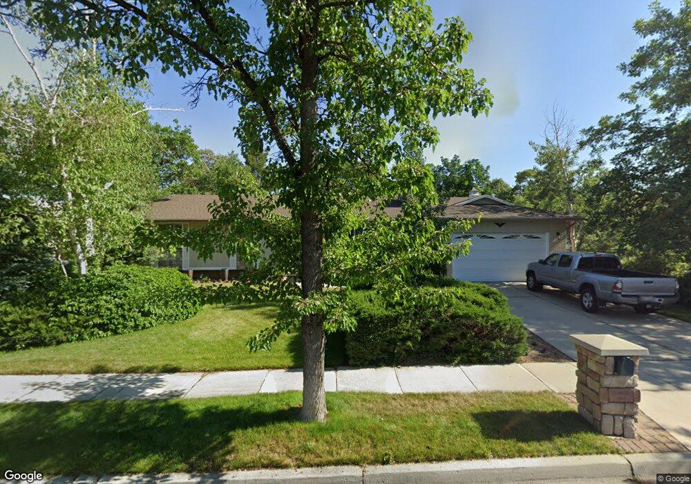 1863 Crescent View Dr, Sandy, UT 84092 - photo 1