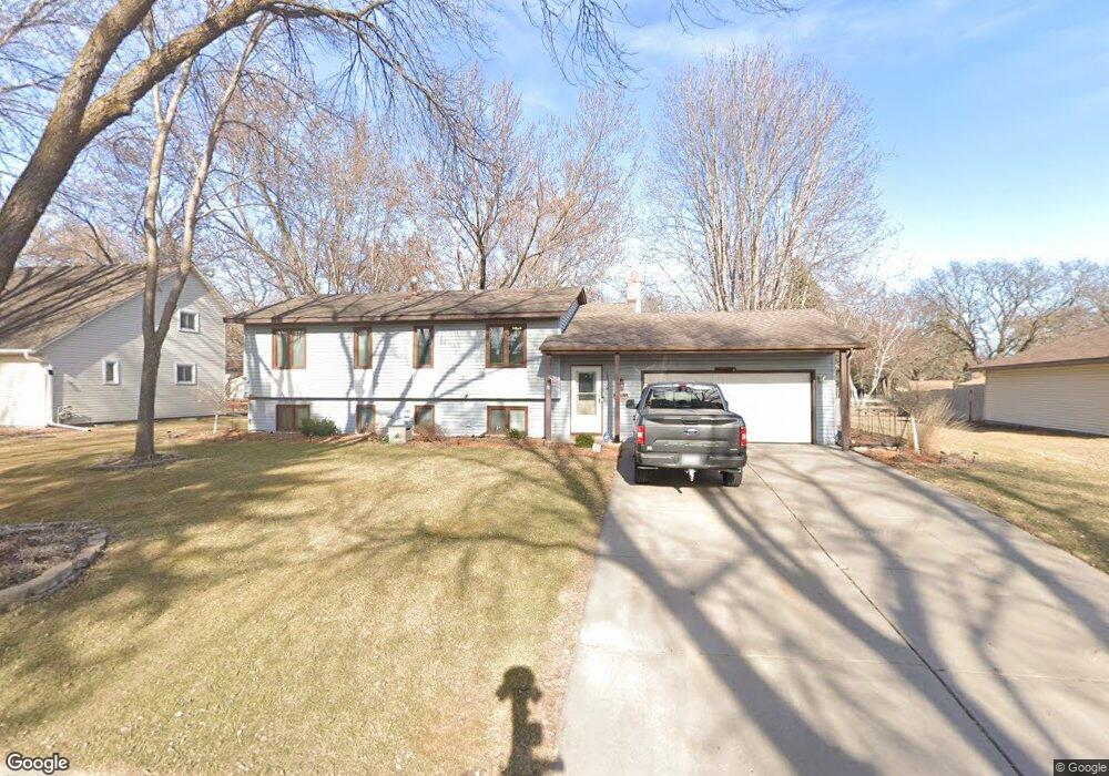 10324 Quaker Ln N, Maple Grove, MN 55369 - photo 1
