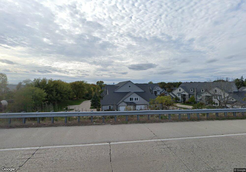 N30W23013 Pineview Cir unit 4, Pewaukee, WI 53072 - photo 1