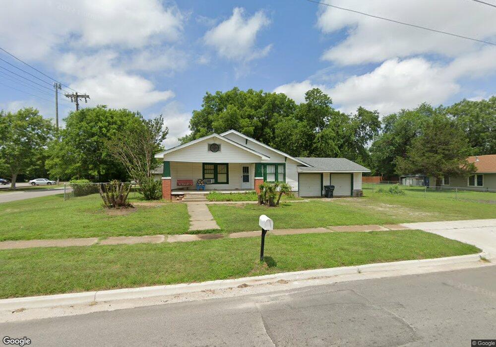 303 F St NE, Ardmore, OK 73401 - photo 1