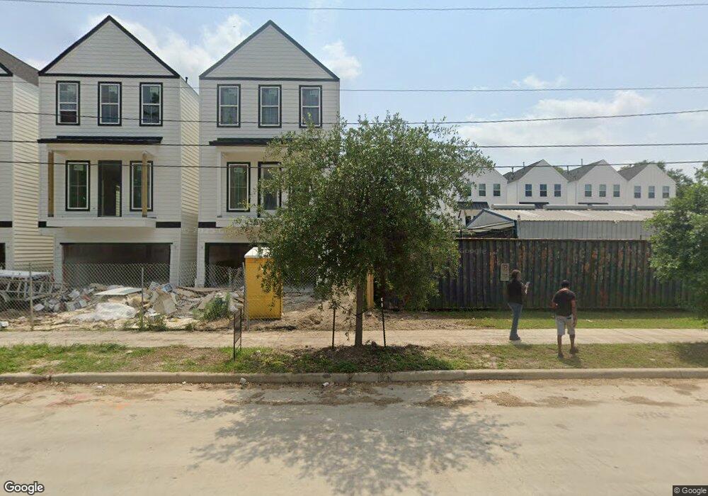 920 Thornton Rd, Houston, TX 77018 - photo 1
