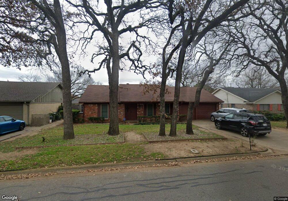 845 Oakwood Ave, Hurst, TX 76053 - photo 1