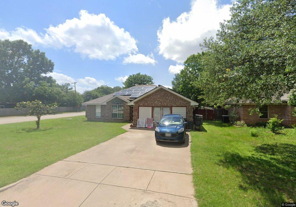 609 Dakota Dr, Joshua, TX 76058 - photo 1