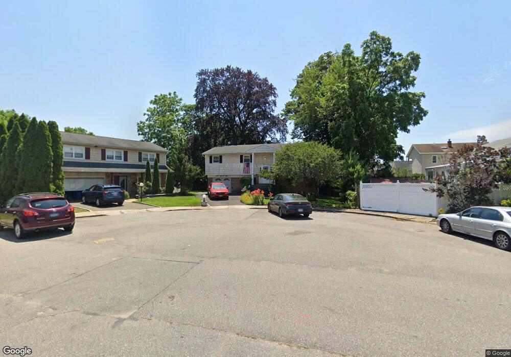 750 Clifford Ct, Baldwin, NY 11510 - photo 1