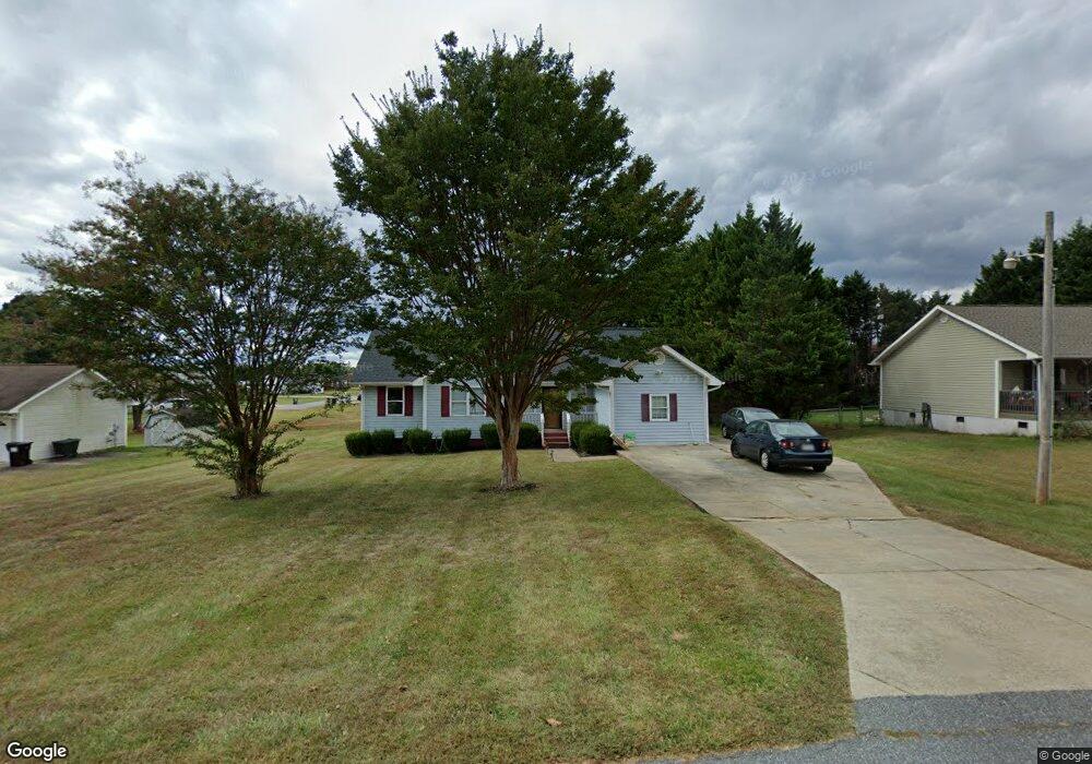 124 Hyde Ln, Statesville, NC 28625 - photo 1