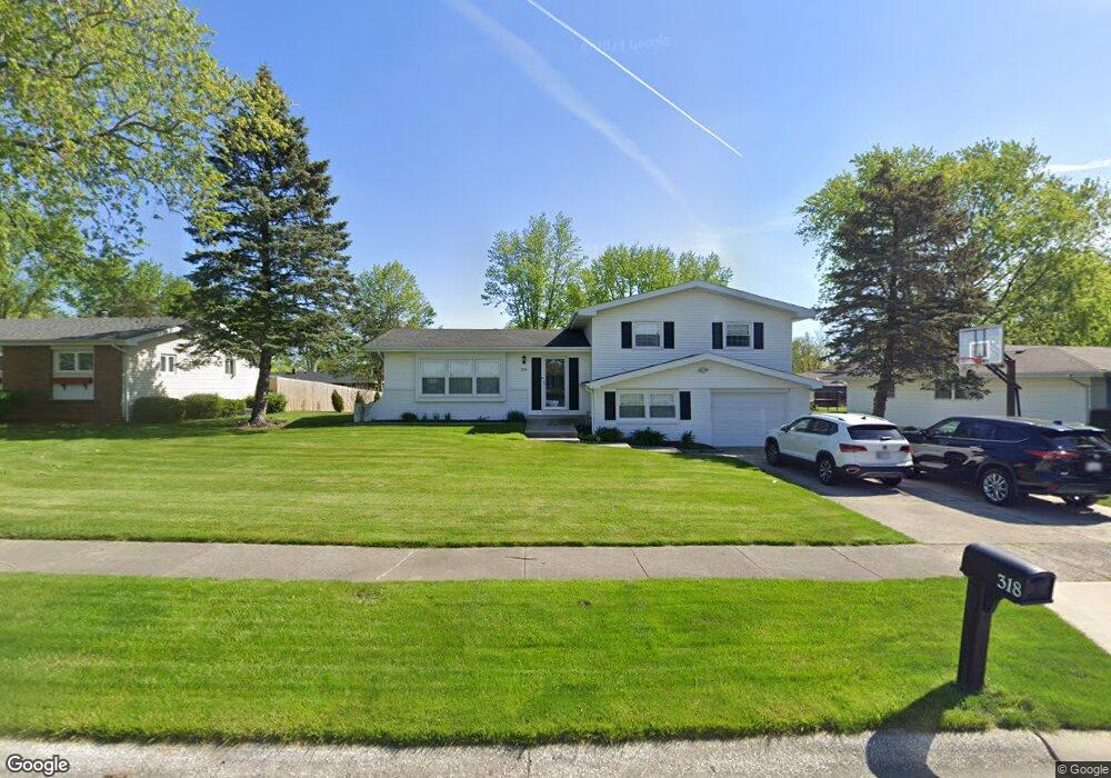 318 Hemlock Ln, Crown Point, IN 46307 - photo 1