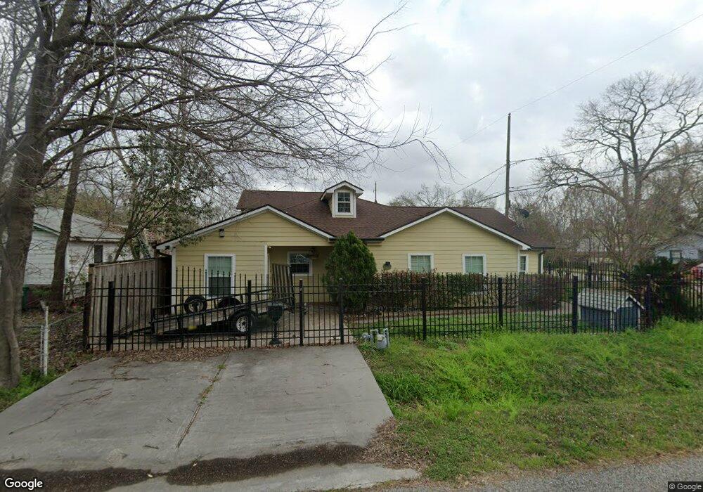6930 Amber St, Houston, TX 77022 - photo 1