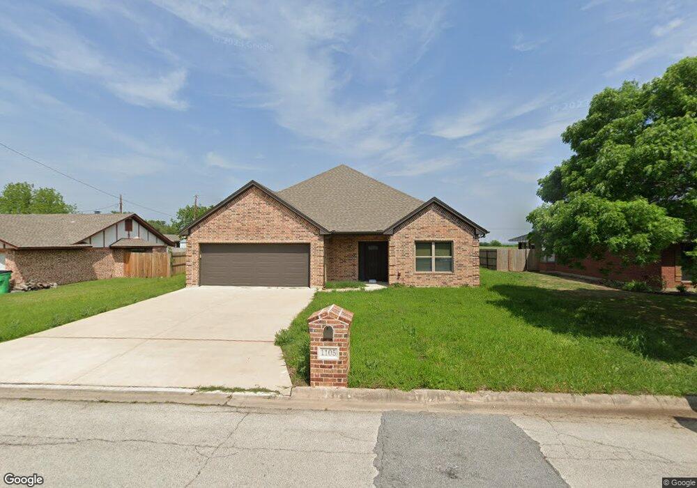 1105 W University Dr, Gainesville, TX 76240 - photo 1