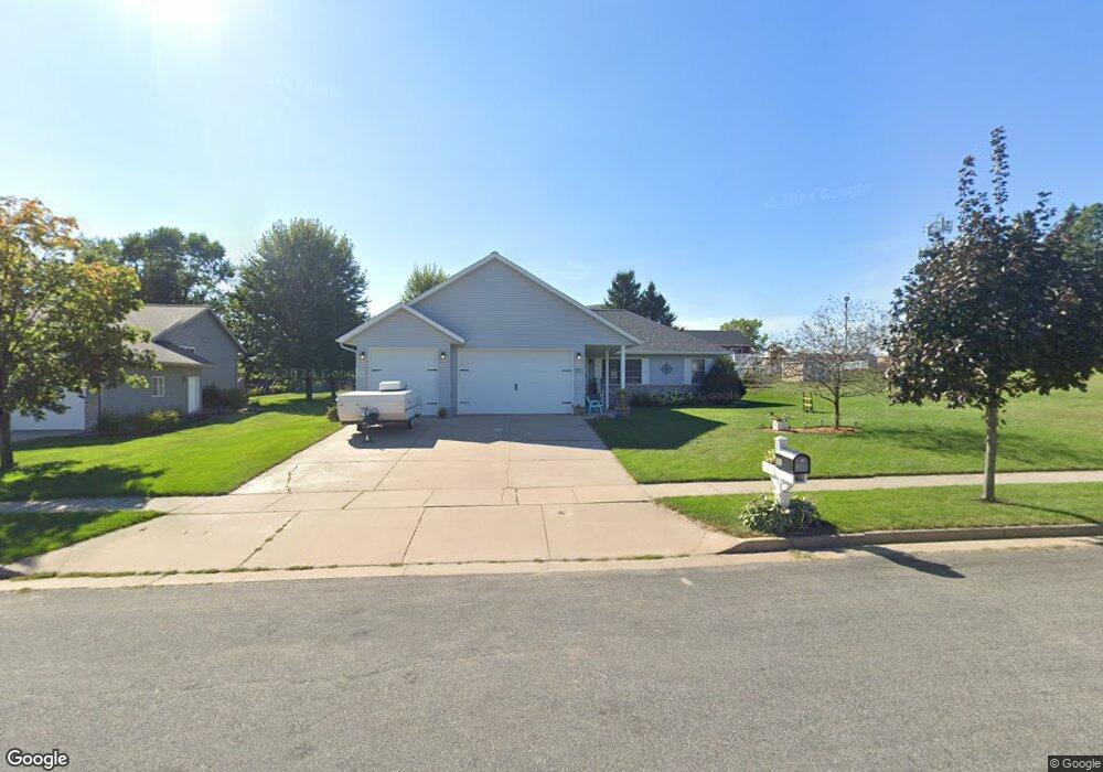 3020 West Ridge Dr, Eau Claire, WI 54703 - photo 1