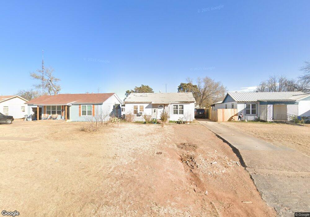 1316 Utica St, Plainview, TX 79072 - photo 1