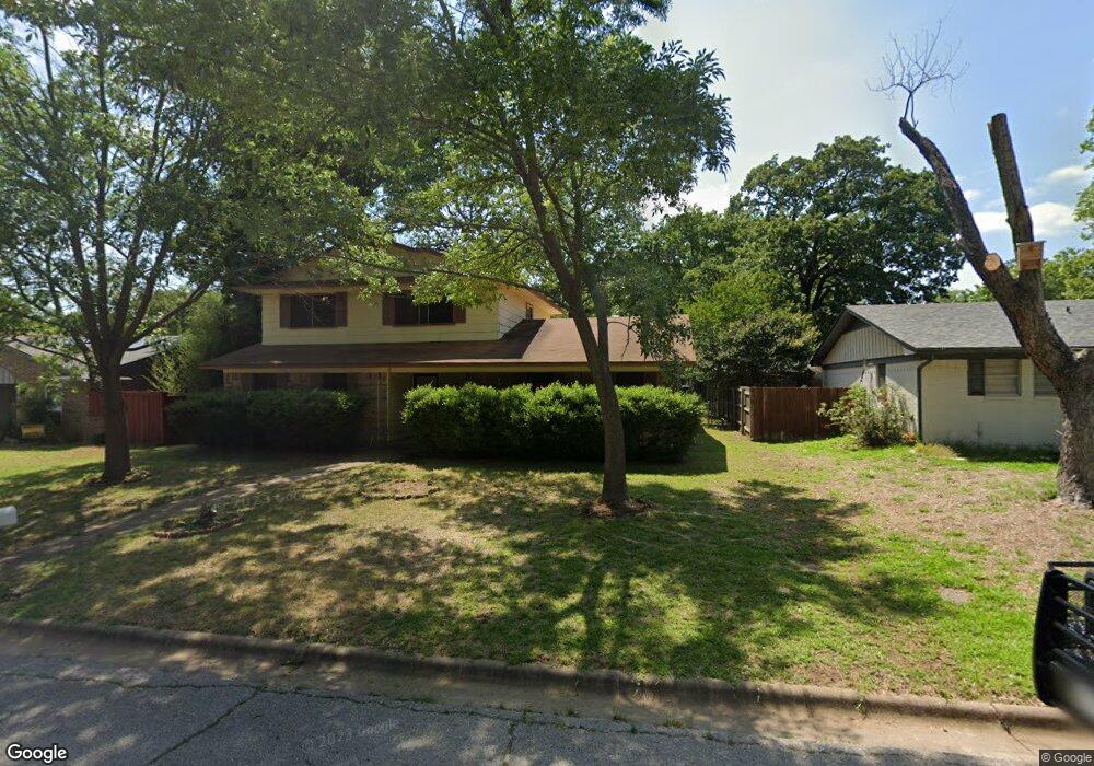 831 S Hyde Park Ave, Denison, TX 75020 - photo 1