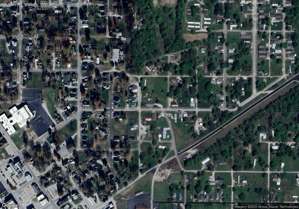 715 E 4th St, Bicknell, IN 47512 - photo 1