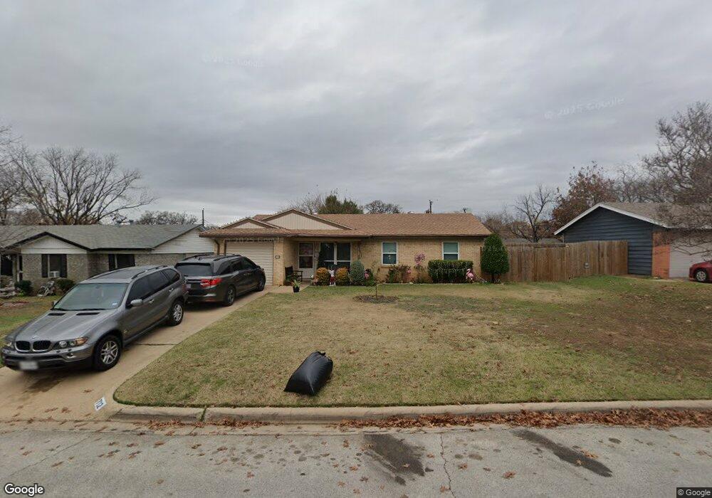 712 Oak Dr, Hurst, TX 76053 - photo 1