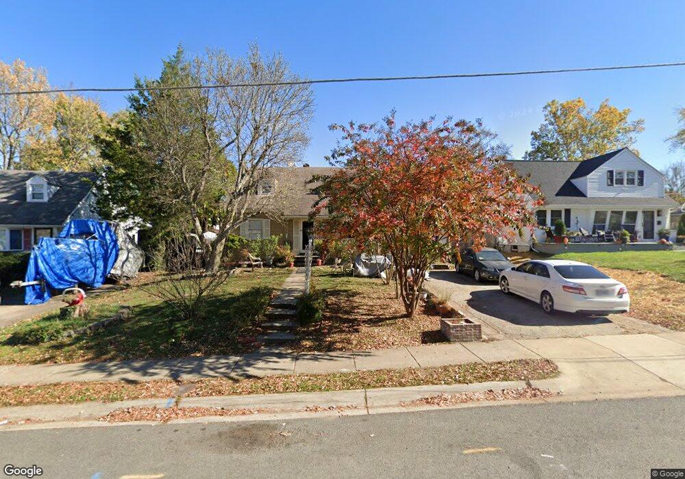 6907 Duke Dr, Alexandria, VA 22307 - photo 1