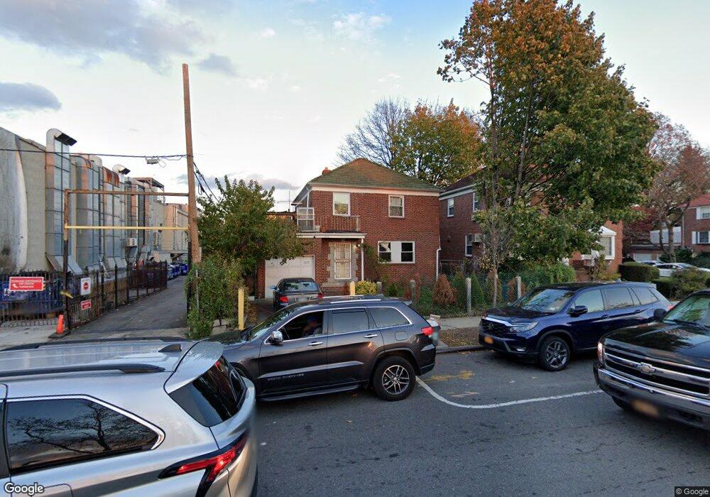 8015 Utopia Pkwy, Jamaica, NY 11432 - photo 1