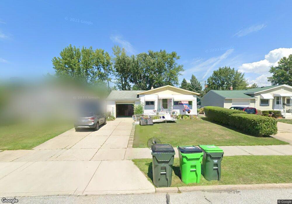 1661 Eldon Dr, Wickliffe, OH 44092 - photo 1