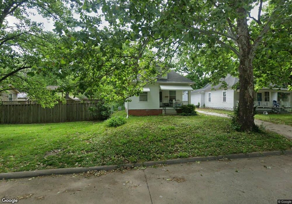 1608 SW Webster Ave, Topeka, KS 66604 - photo 1