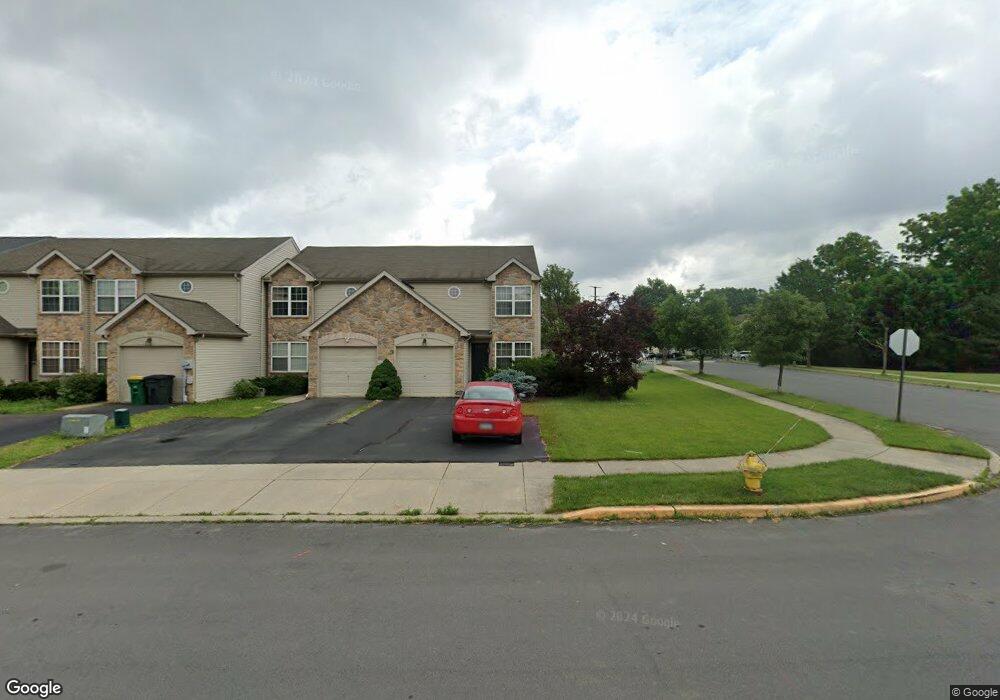 1031 Timberidge Ln, Allentown, PA 18106 - photo 1