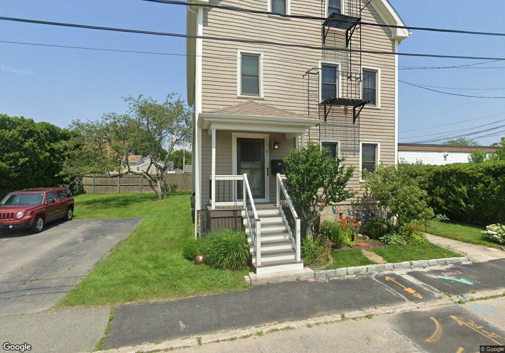 7 Perry St unit 3, South Dartmouth, MA 02748 - photo 1
