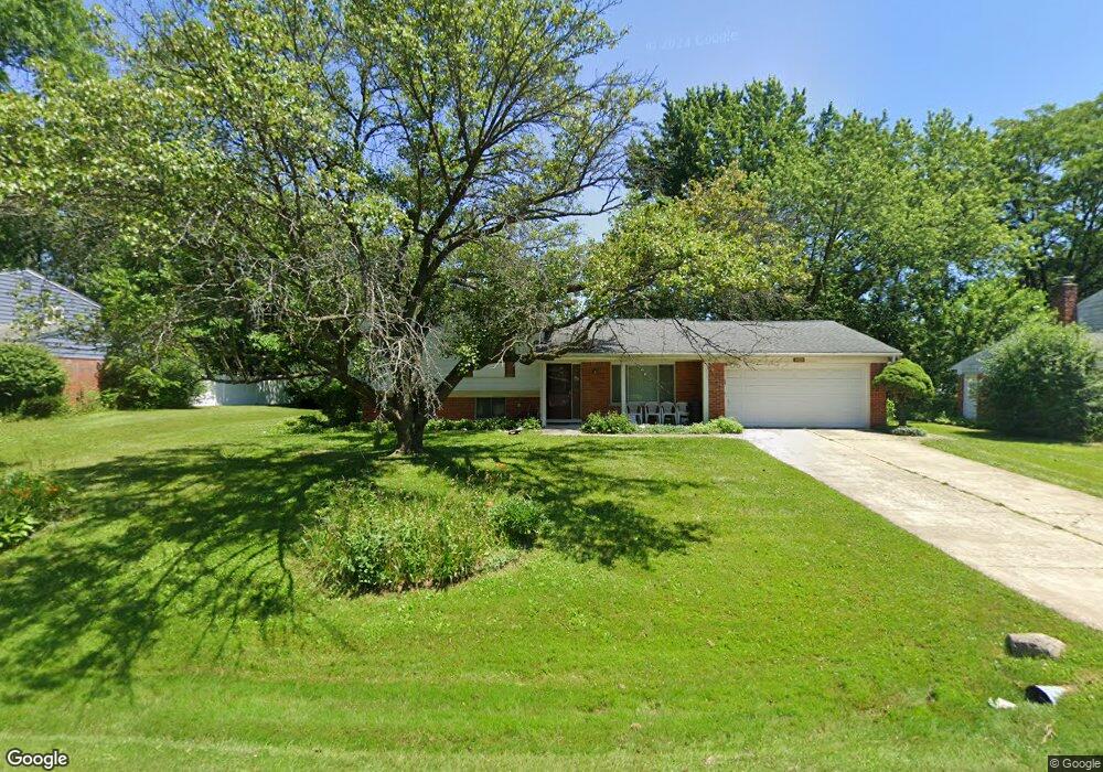 6743 Beverly Crest Dr, West Bloomfield, MI 48322 - photo 1