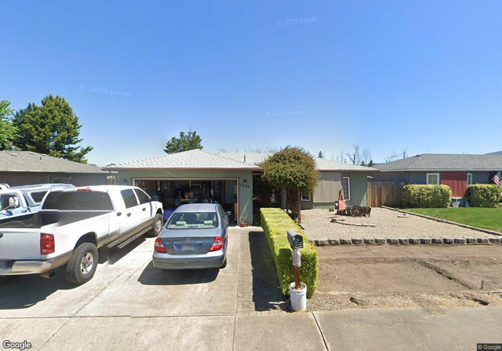 1235 Far West Ave, Central Point, OR 97502 - photo 1