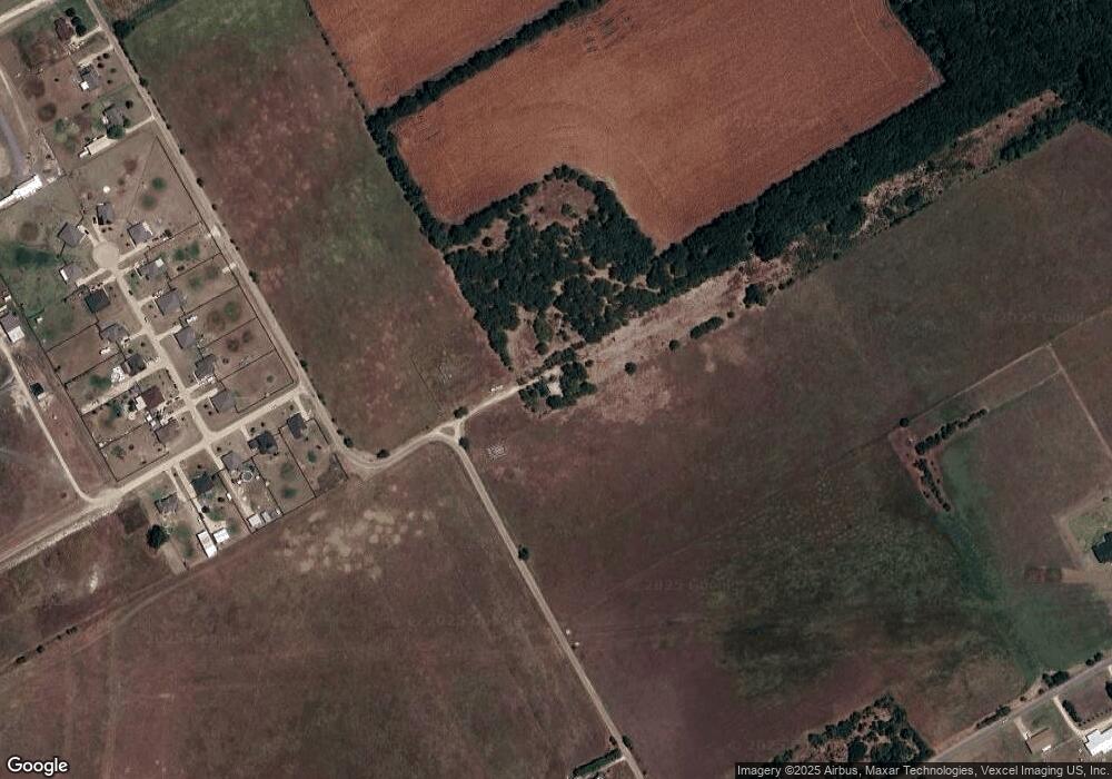 427 Hollis Rd, Waxahachie, TX 75167 - photo 1