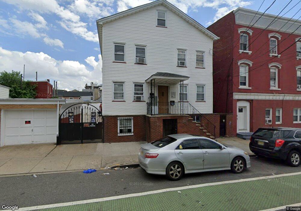 112 Mcwhorter St unit 1, Newark, NJ 07105 - photo 1