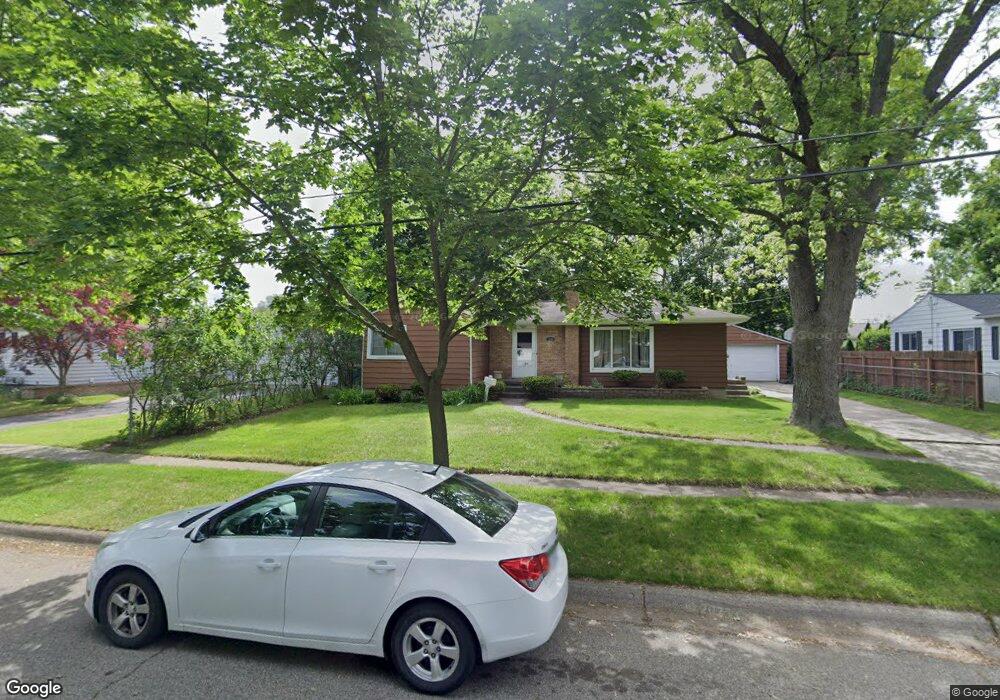 208 Labian Dr, Flushing, MI 48433 - photo 1