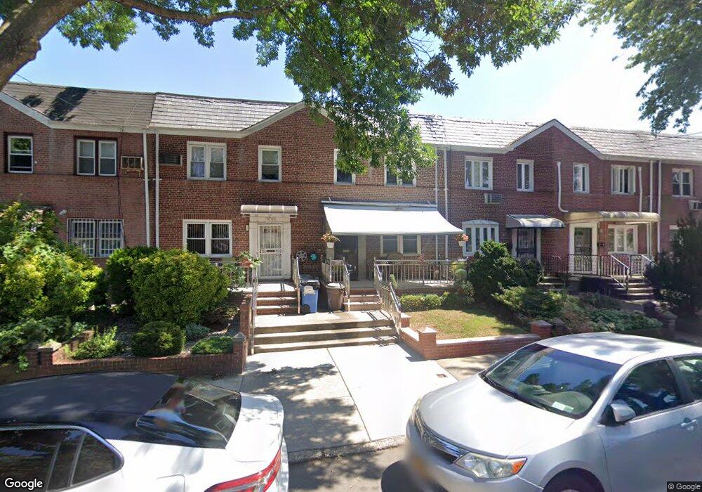 7507 167th St, Fresh Meadows, NY 11366 - photo 1