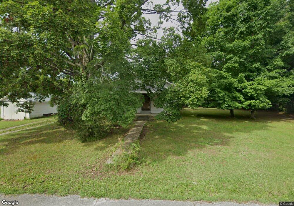1009 Emerson St, Manchester, TN 37355 - photo 1