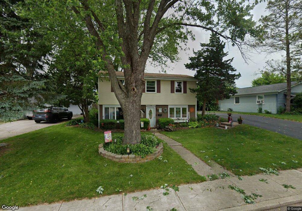 138 Pueblo Rd, Carpentersville, IL 60110 - photo 1