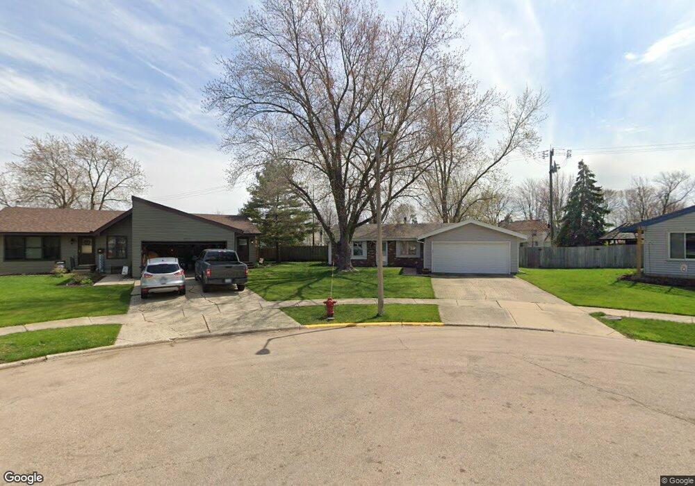 1910 Ash Ct, Aurora, IL 60506 - photo 1