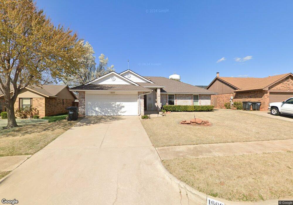 1609 NE 9th St, Moore, OK 73160 - photo 1