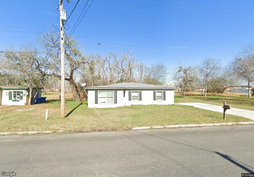 307 E Inez St, Beeville, TX 78102 - photo 1