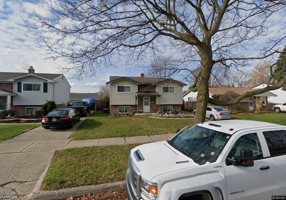 30565 Bluehill St, Roseville, MI 48066 - photo 1