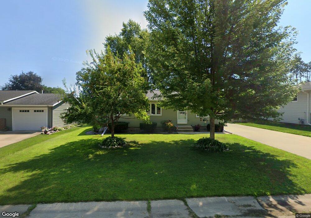 813 Welshire Dr, La Crescent, MN 55947 - photo 1