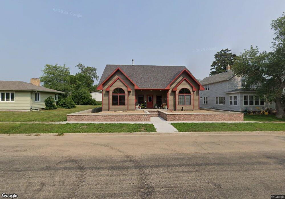 609 3rd Ave SE, Jamestown, ND 58401 - photo 1