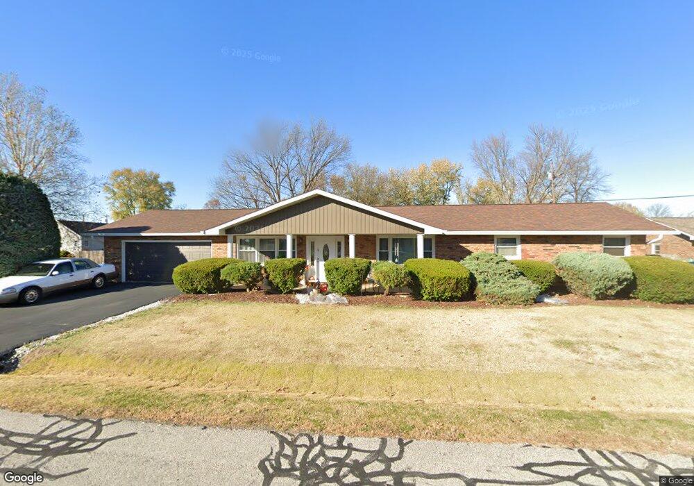 4 Holly Dr, Maryville, IL 62062 - photo 1