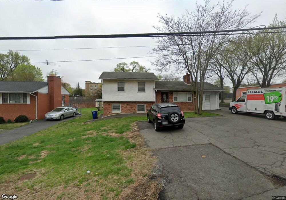 2701 Fairview Dr, Alexandria, VA 22306 - photo 1