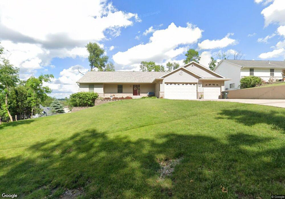 2015 20th St NW, Cedar Rapids, IA 52405 - photo 1