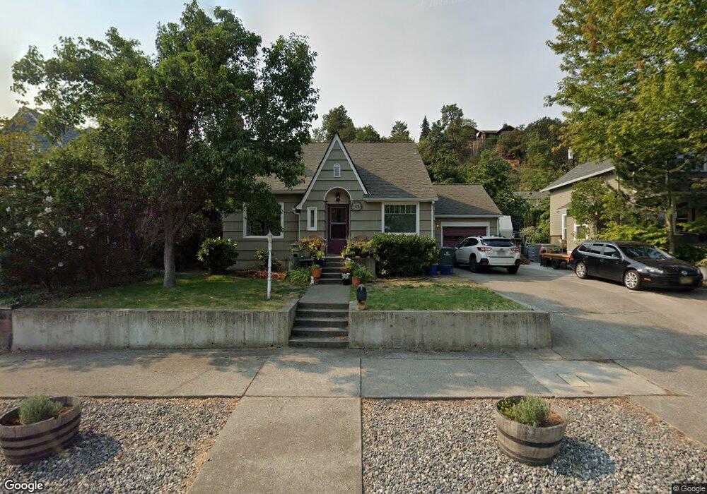 418 E 13th St, the Dalles, OR 97058 - photo 1