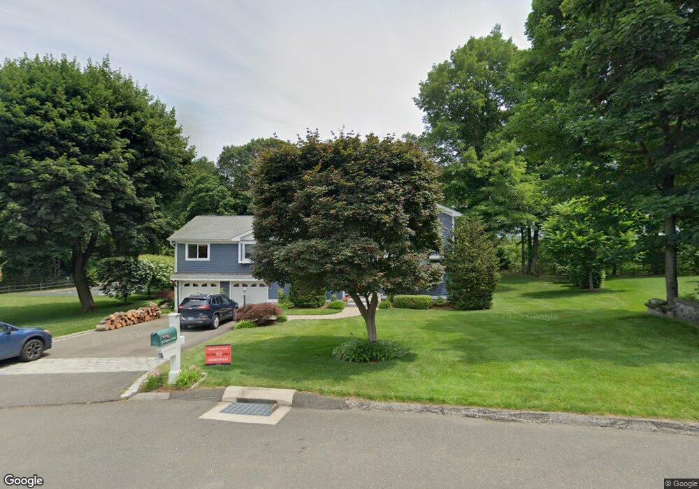 32 Esquire Rd, Norwalk, CT 06851 - photo 1