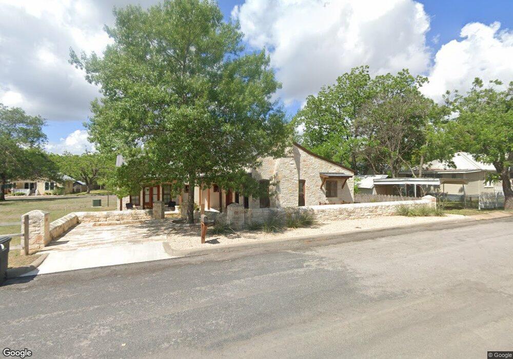213 W Schubert St, Fredericksburg, TX 78624 - photo 1