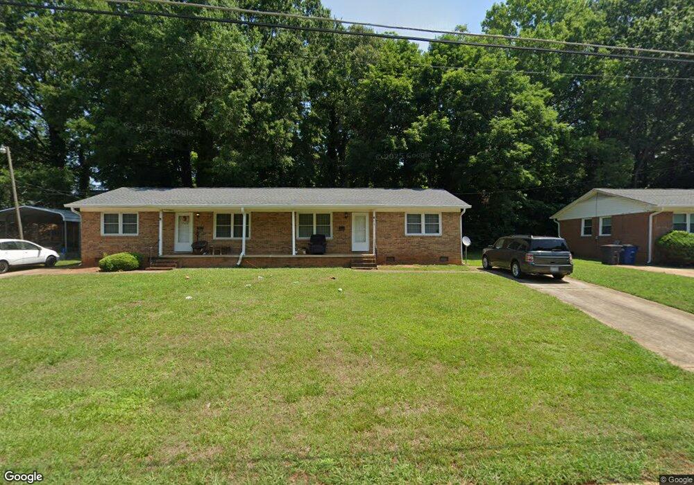 316 Holland Cir, Statesville, NC 28677 - photo 1