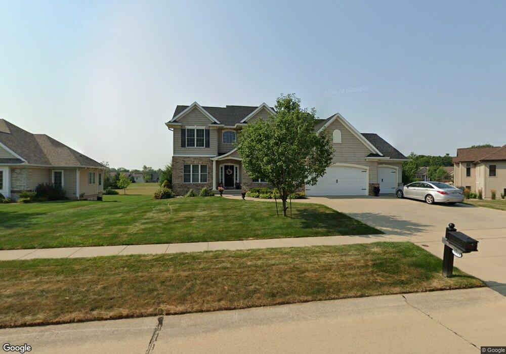 7015 Choctaw Ridge Rd NE, Cedar Rapids, IA 52411 - photo 1