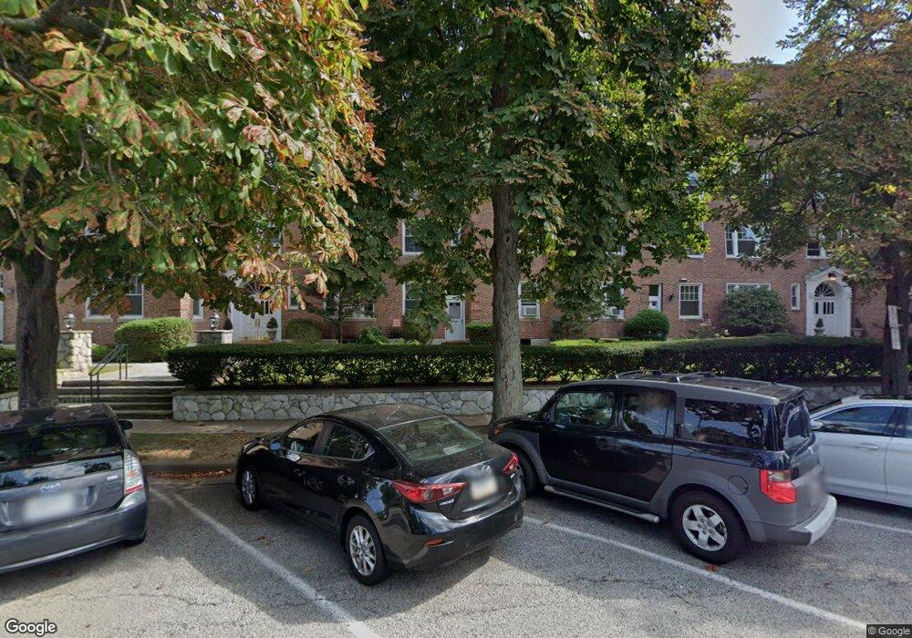 6 Mulford Place, Hempstead, NY 11550 - photo 1