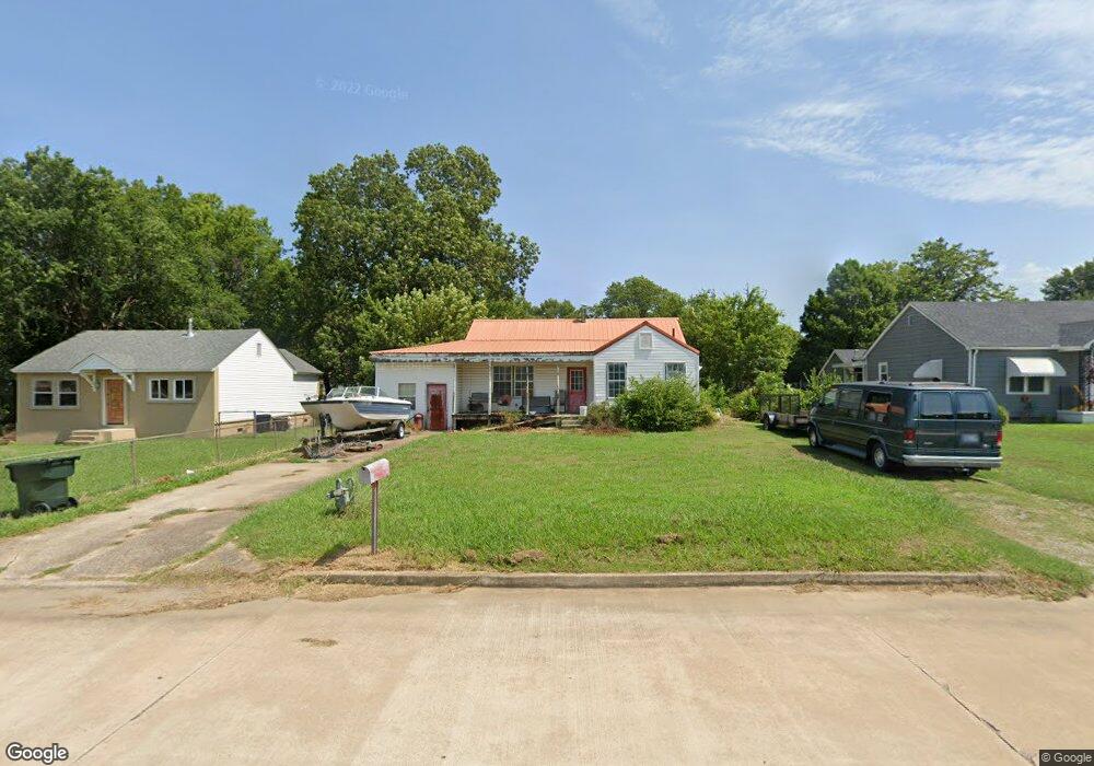 322 E 9th St, Claremore, OK 74017 - photo 1