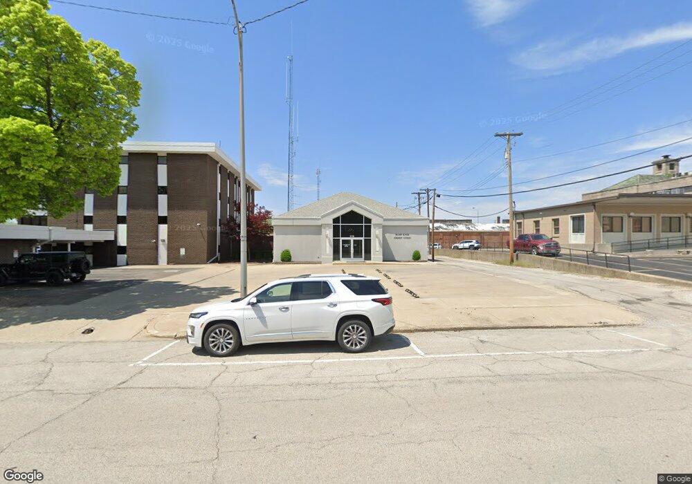 215 S 17th St, Mattoon, IL 61938 - photo 1